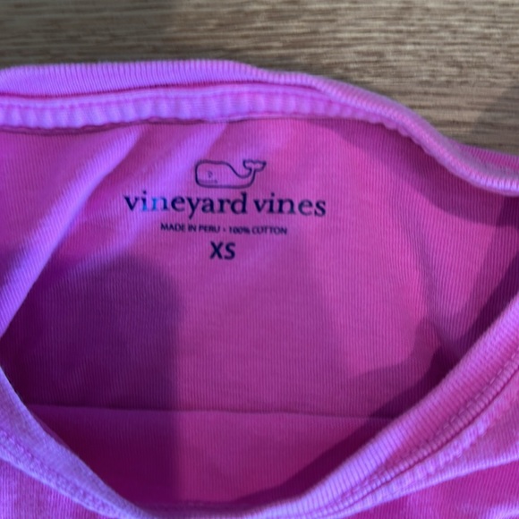 🩷 VineYard Vines Short Sleeve 🩷 - Picture 3 of 5